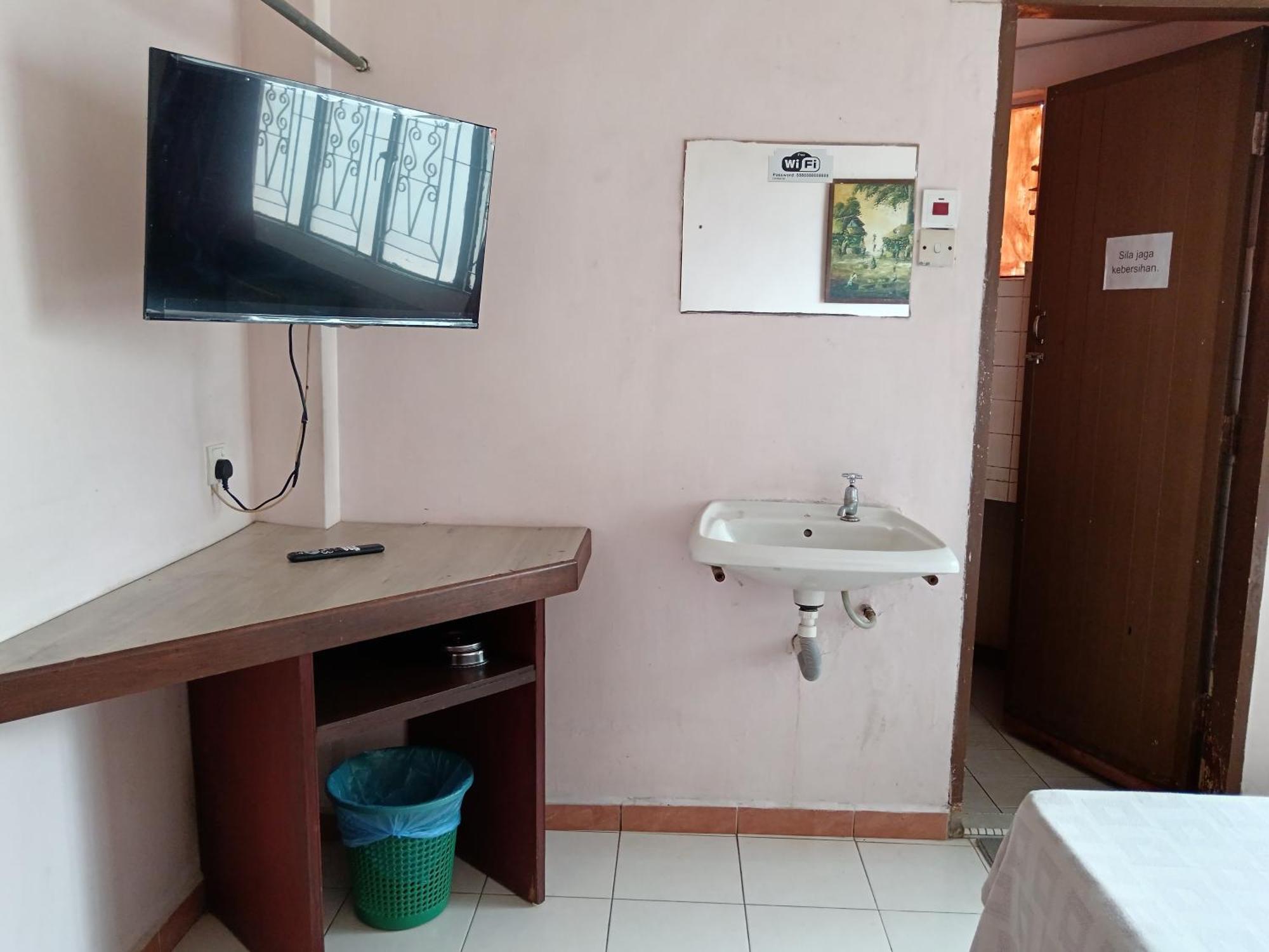 New Budget Inn Hotel Chukai Dış mekan fotoğraf